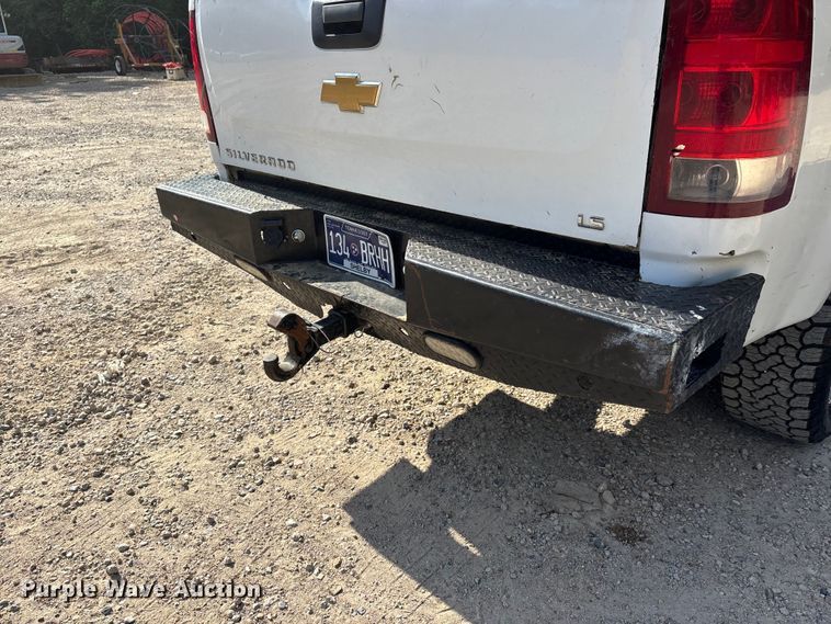 image for item DV4300 2009 GMC Sierra 2500HD Crew Cab pickup truck