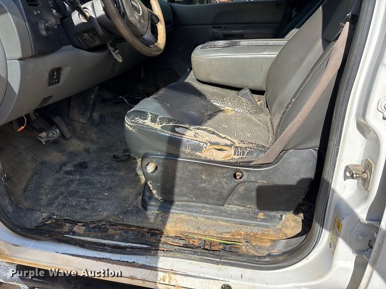 image for item DV4300 2009 GMC Sierra 2500HD Crew Cab pickup truck