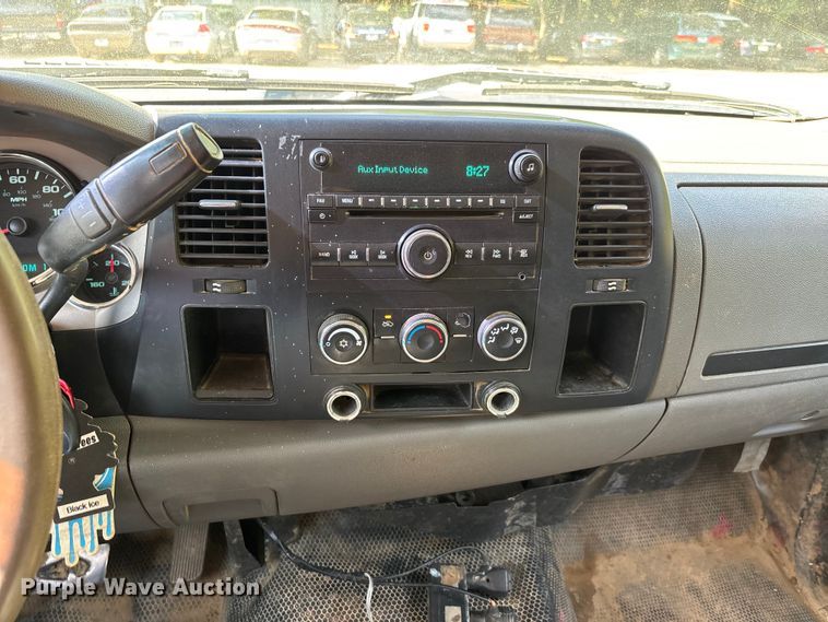 image for item DV4300 2009 GMC Sierra 2500HD Crew Cab pickup truck