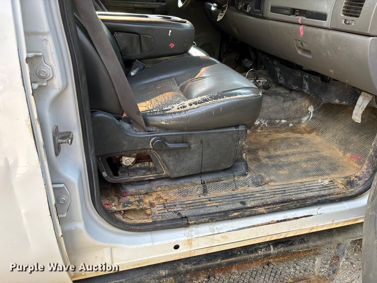 image for item DV4300 2009 GMC Sierra 2500HD Crew Cab pickup truck