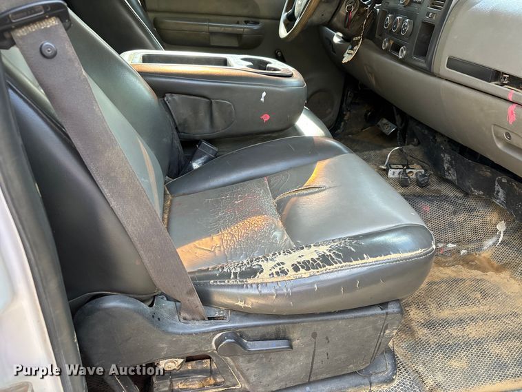 image for item DV4300 2009 GMC Sierra 2500HD Crew Cab pickup truck