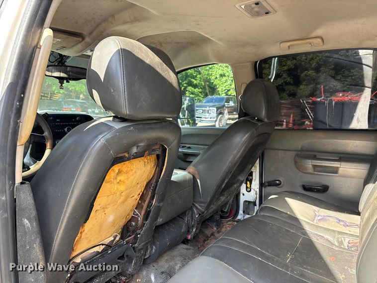 image for item DV4300 2009 GMC Sierra 2500HD Crew Cab pickup truck
