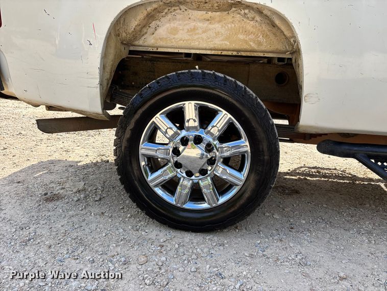 image for item DV4300 2009 GMC Sierra 2500HD Crew Cab pickup truck