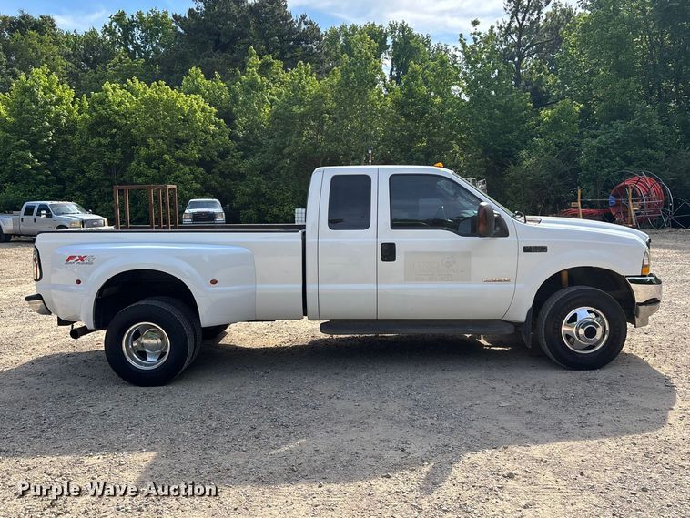 image for item DV4301 2003 Ford F350 Super Duty Ext. Cab pickup truck
