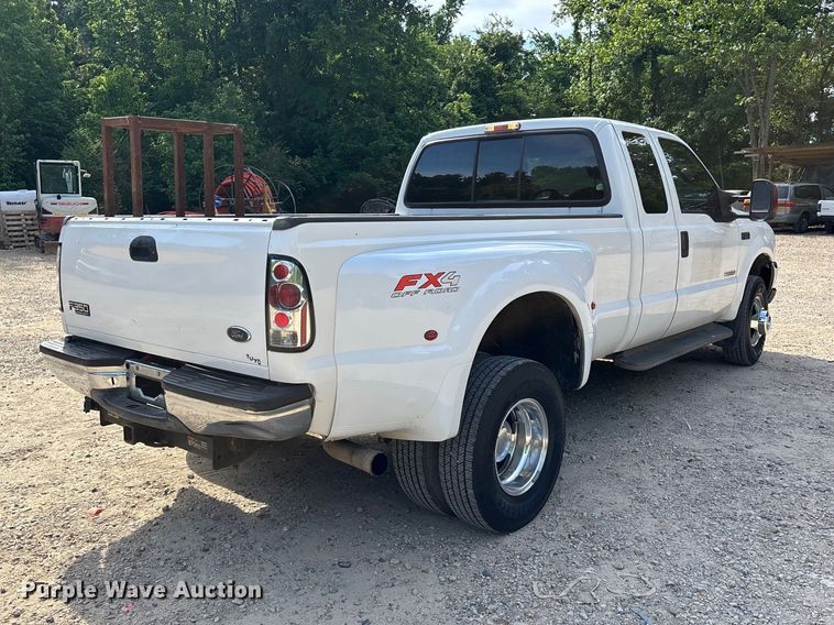 image for item DV4301 2003 Ford F350 Super Duty Ext. Cab pickup truck