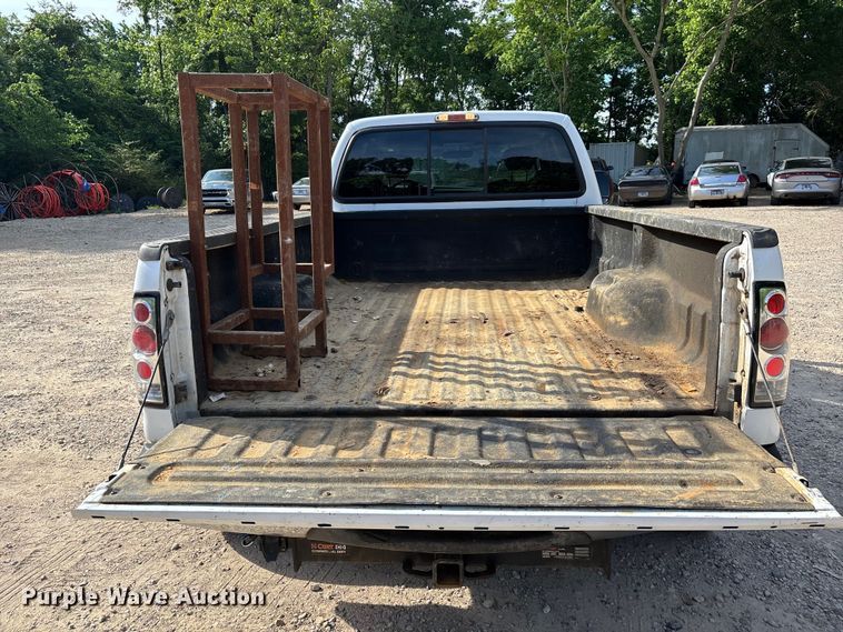 image for item DV4301 2003 Ford F350 Super Duty Ext. Cab pickup truck