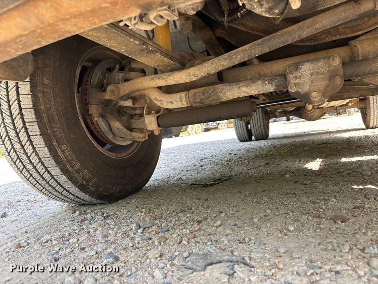 image for item DV4301 2003 Ford F350 Super Duty Ext. Cab pickup truck