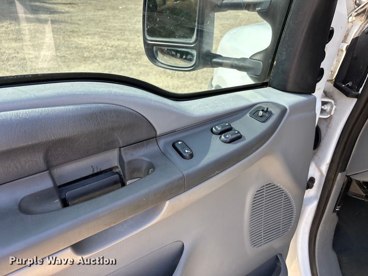 image for item DV4301 2003 Ford F350 Super Duty Ext. Cab pickup truck