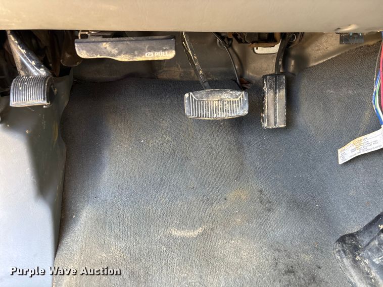 image for item DV4301 2003 Ford F350 Super Duty Ext. Cab pickup truck