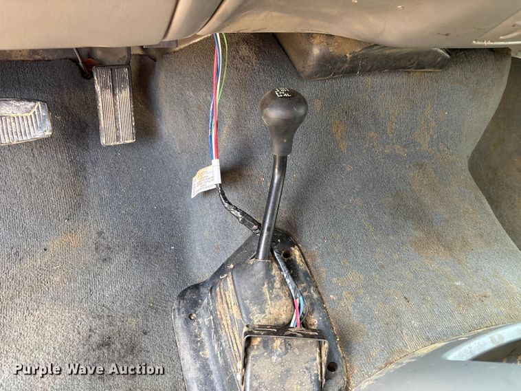 image for item DV4301 2003 Ford F350 Super Duty Ext. Cab pickup truck