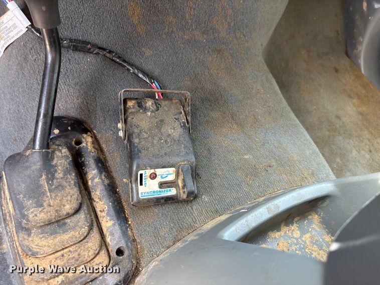 image for item DV4301 2003 Ford F350 Super Duty Ext. Cab pickup truck