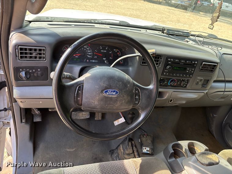 image for item DV4301 2003 Ford F350 Super Duty Ext. Cab pickup truck