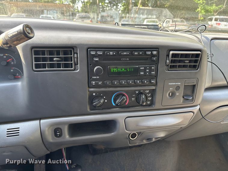 image for item DV4301 2003 Ford F350 Super Duty Ext. Cab pickup truck