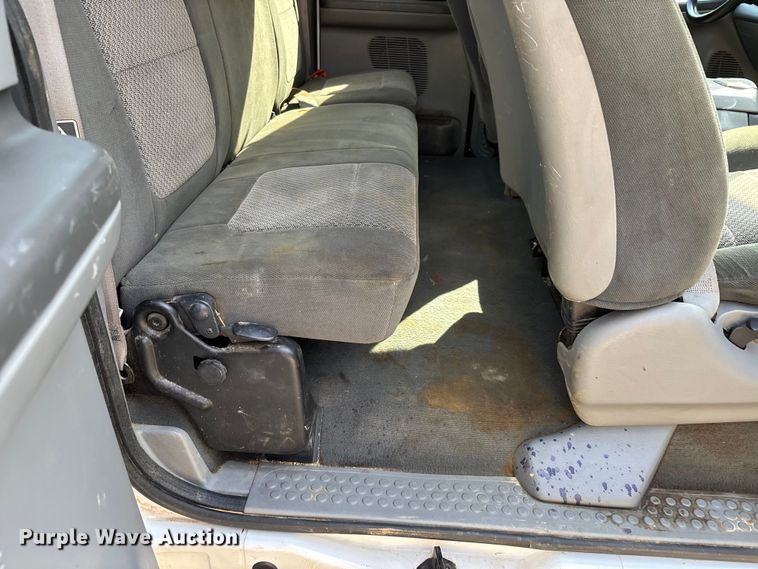image for item DV4301 2003 Ford F350 Super Duty Ext. Cab pickup truck