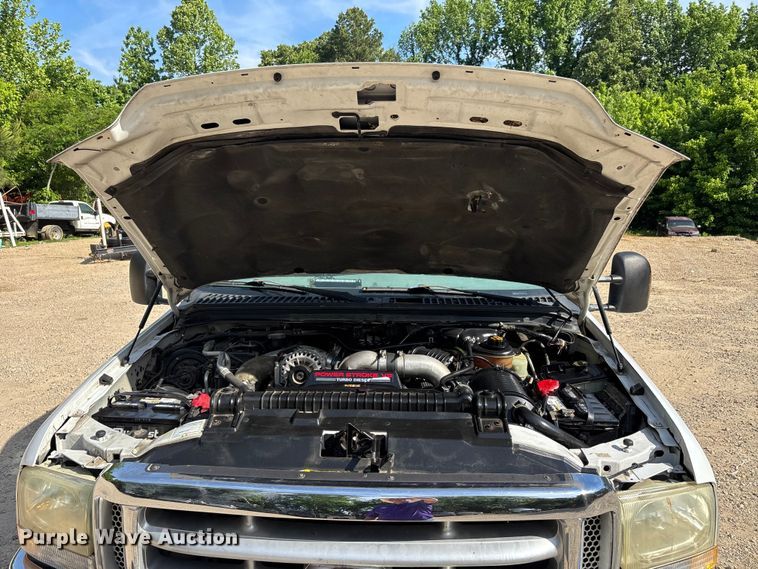 image for item DV4301 2003 Ford F350 Super Duty Ext. Cab pickup truck