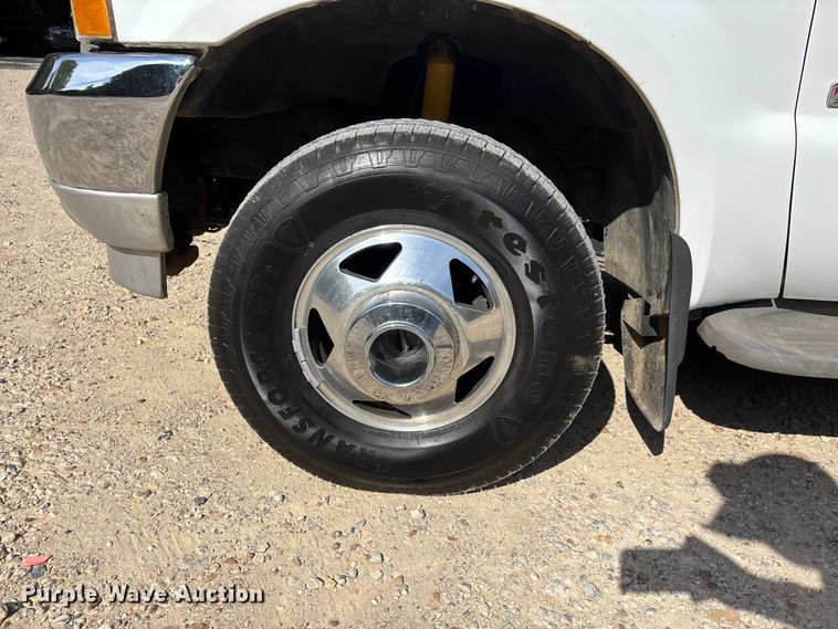 image for item DV4301 2003 Ford F350 Super Duty Ext. Cab pickup truck
