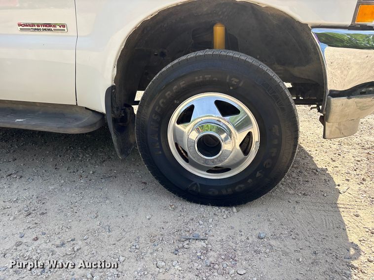 image for item DV4301 2003 Ford F350 Super Duty Ext. Cab pickup truck