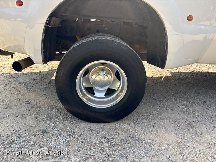 image for item DV4301 2003 Ford F350 Super Duty Ext. Cab pickup truck