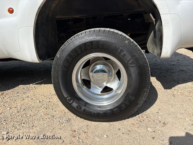 image for item DV4301 2003 Ford F350 Super Duty Ext. Cab pickup truck