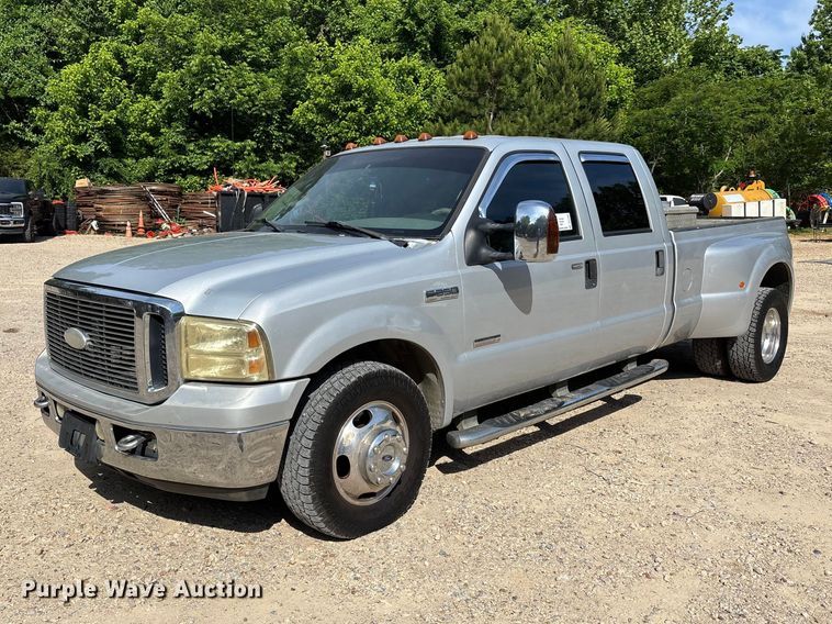 image for item DV4302 2007 Ford F350 Super Duty Crew Cab pickup truck