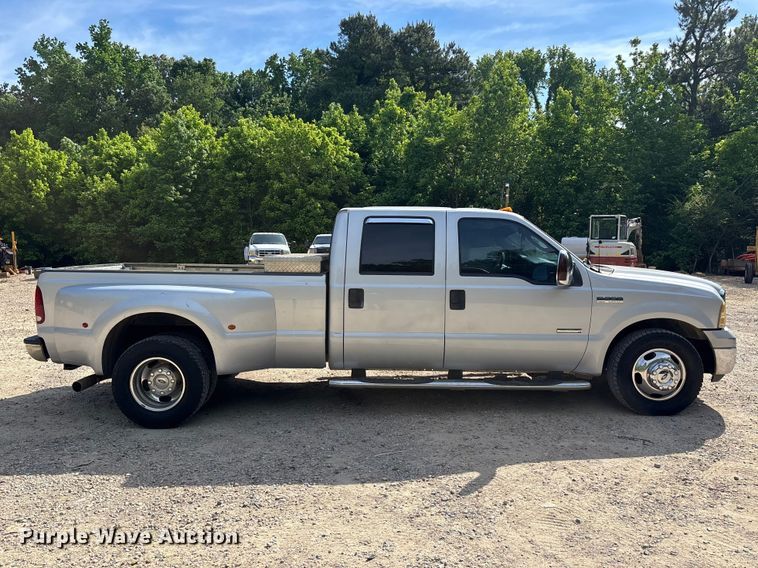 image for item DV4302 2007 Ford F350 Super Duty Crew Cab pickup truck