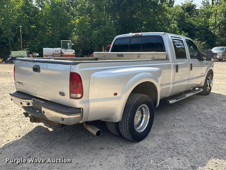 image for item DV4302 2007 Ford F350 Super Duty Crew Cab pickup truck