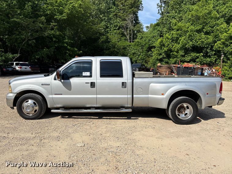 image for item DV4302 2007 Ford F350 Super Duty Crew Cab pickup truck