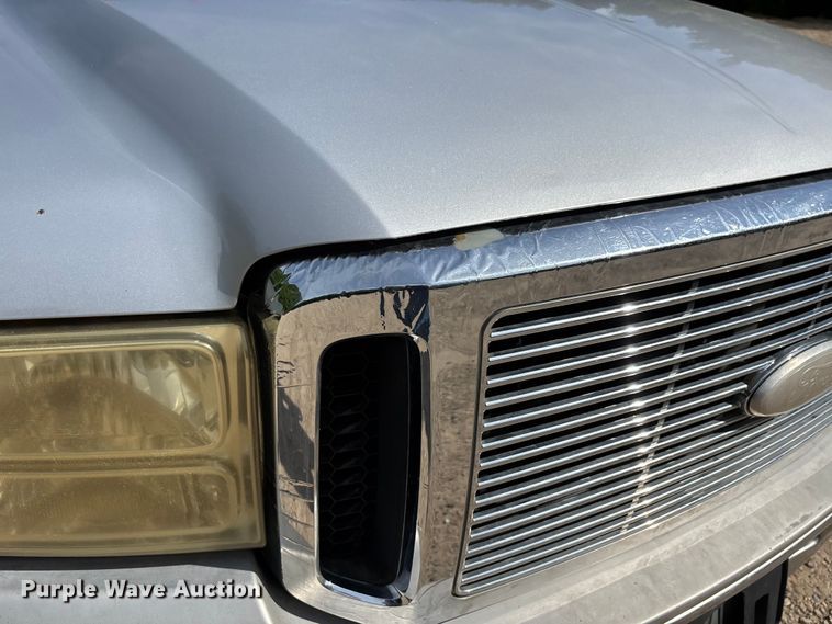 image for item DV4302 2007 Ford F350 Super Duty Crew Cab pickup truck