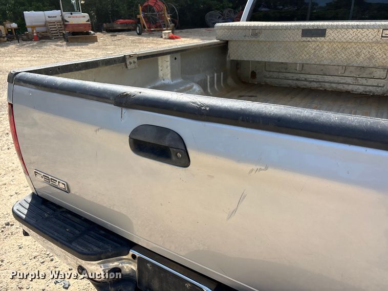 image for item DV4302 2007 Ford F350 Super Duty Crew Cab pickup truck