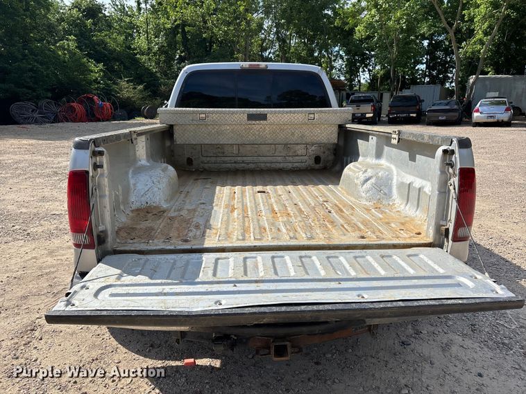 image for item DV4302 2007 Ford F350 Super Duty Crew Cab pickup truck