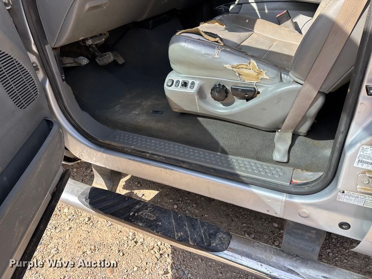 image for item DV4302 2007 Ford F350 Super Duty Crew Cab pickup truck