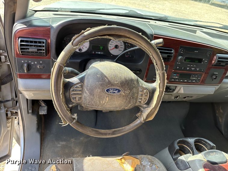 image for item DV4302 2007 Ford F350 Super Duty Crew Cab pickup truck