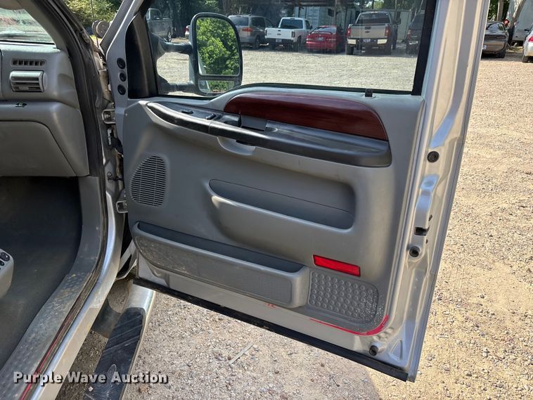 image for item DV4302 2007 Ford F350 Super Duty Crew Cab pickup truck