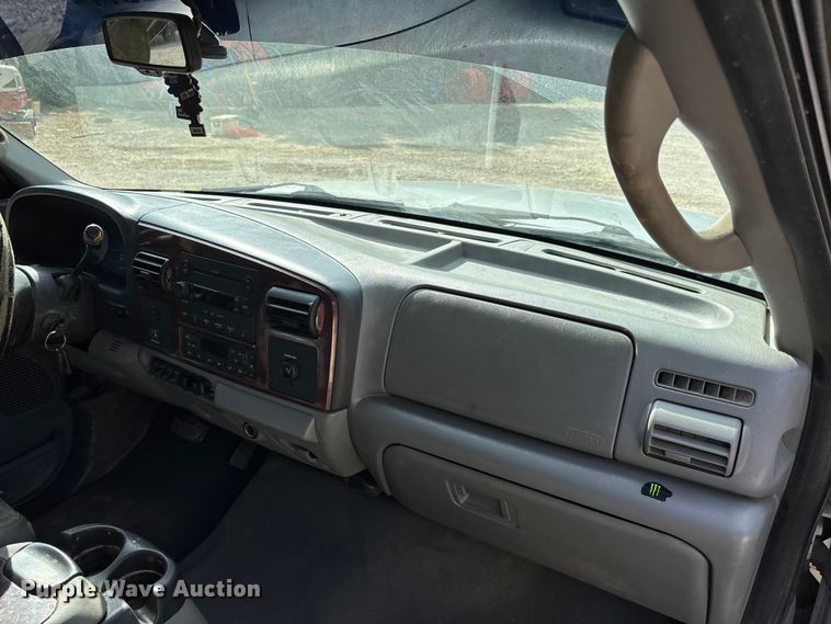 image for item DV4302 2007 Ford F350 Super Duty Crew Cab pickup truck