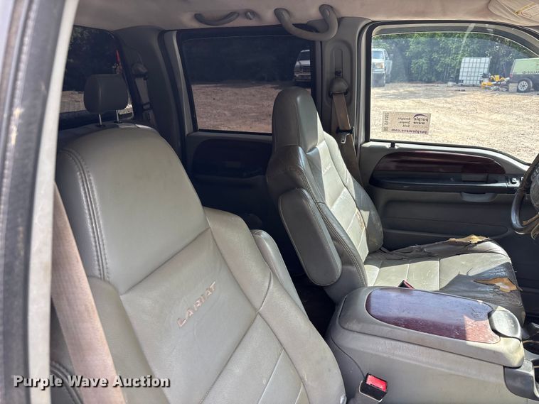 image for item DV4302 2007 Ford F350 Super Duty Crew Cab pickup truck
