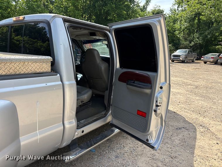 image for item DV4302 2007 Ford F350 Super Duty Crew Cab pickup truck