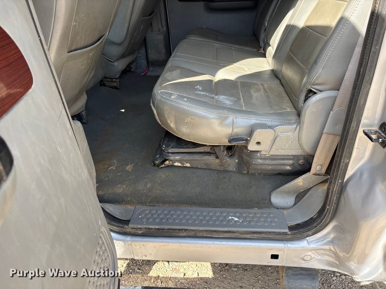 image for item DV4302 2007 Ford F350 Super Duty Crew Cab pickup truck