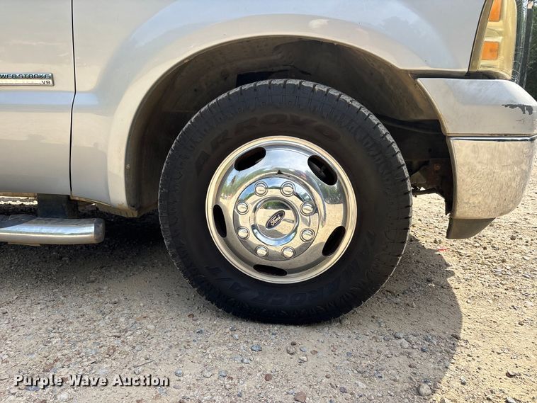 image for item DV4302 2007 Ford F350 Super Duty Crew Cab pickup truck
