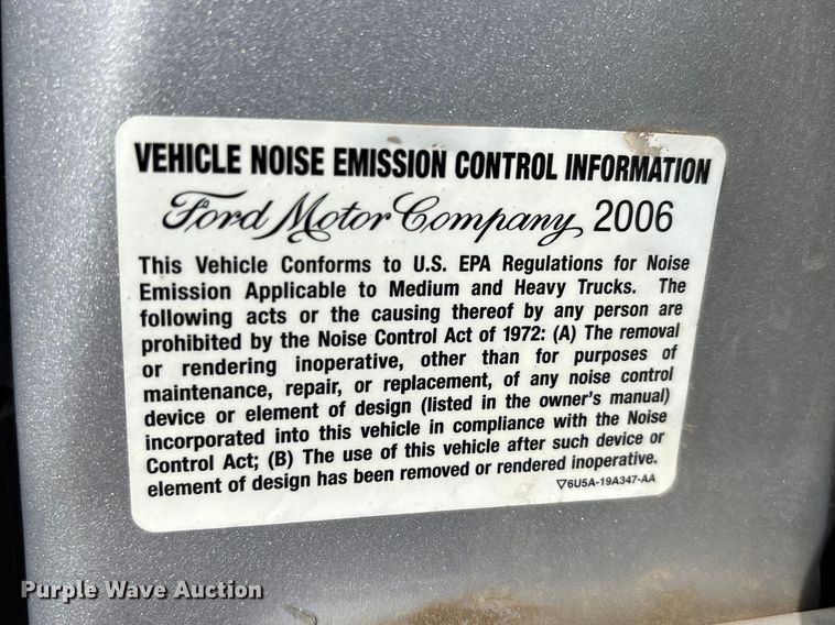 image for item DV4302 2007 Ford F350 Super Duty Crew Cab pickup truck
