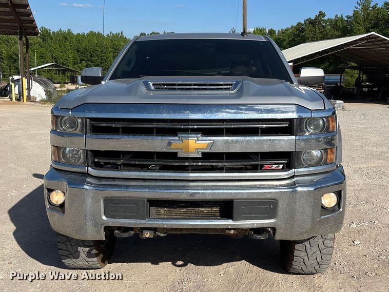 image for item DV4306 2019 Chevrolet Silverado 2500HD Crew Cab pickup truck