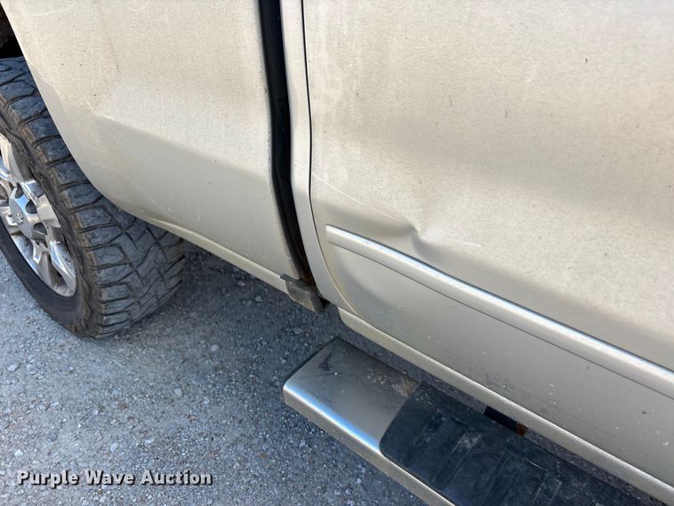 image for item DV4306 2019 Chevrolet Silverado 2500HD Crew Cab pickup truck
