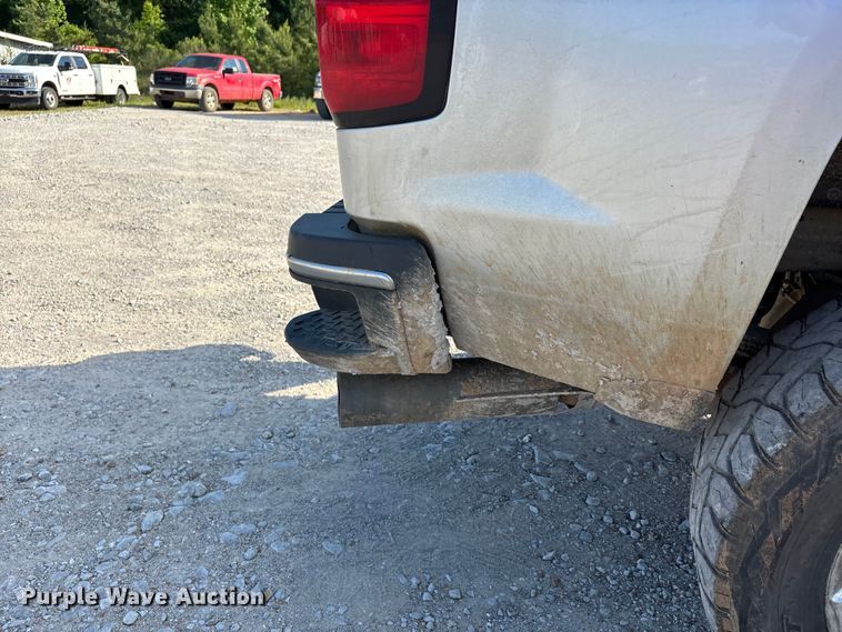 image for item DV4306 2019 Chevrolet Silverado 2500HD Crew Cab pickup truck