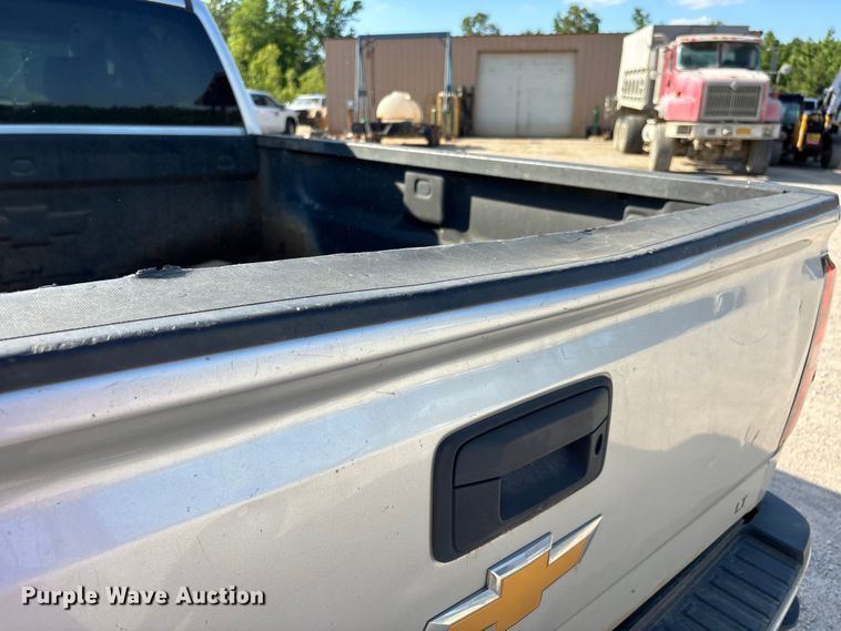 image for item DV4306 2019 Chevrolet Silverado 2500HD Crew Cab pickup truck