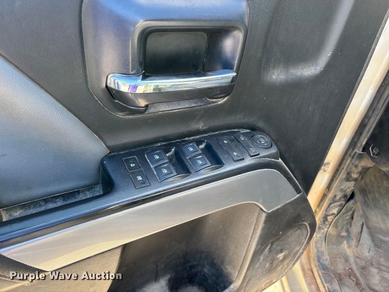 image for item DV4306 2019 Chevrolet Silverado 2500HD Crew Cab pickup truck