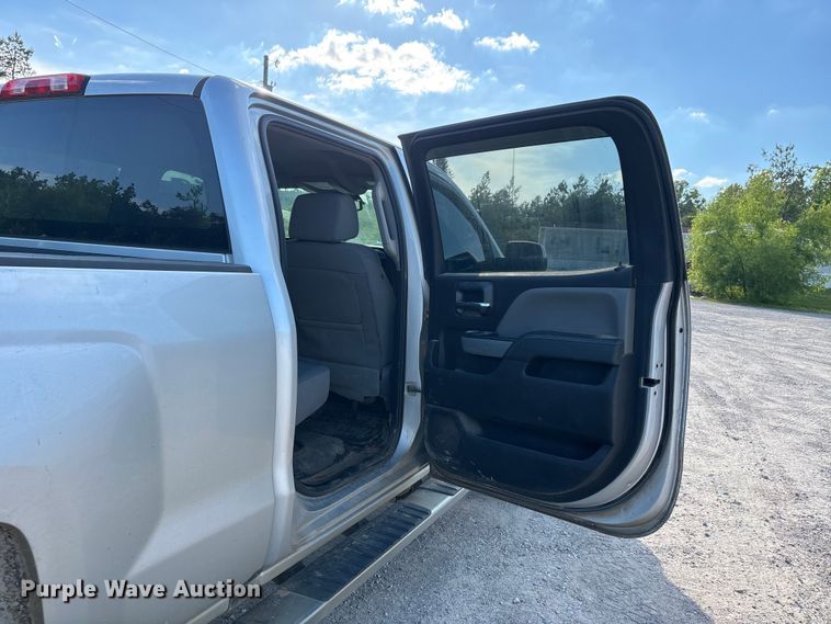 image for item DV4306 2019 Chevrolet Silverado 2500HD Crew Cab pickup truck
