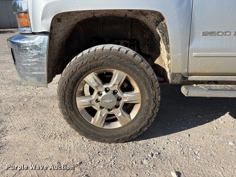 image for item DV4306 2019 Chevrolet Silverado 2500HD Crew Cab pickup truck