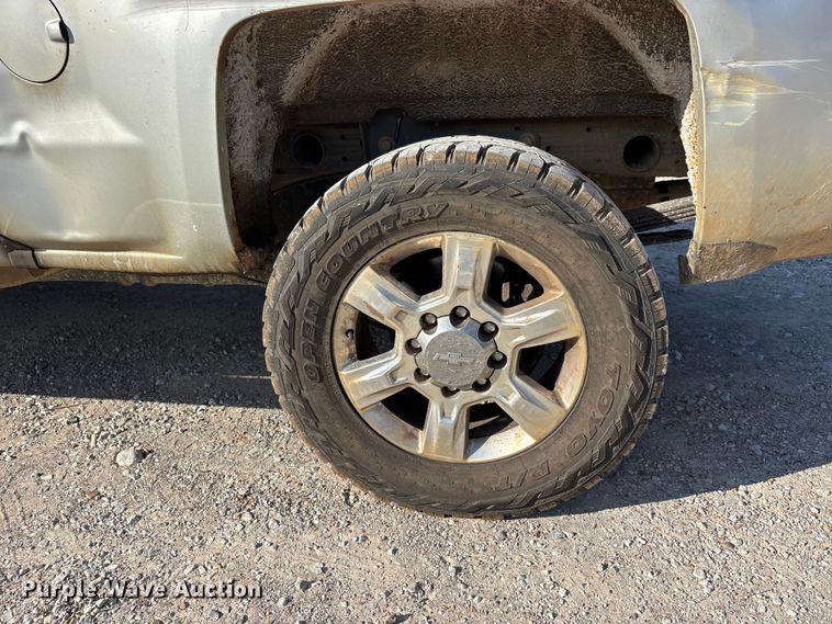 image for item DV4306 2019 Chevrolet Silverado 2500HD Crew Cab pickup truck