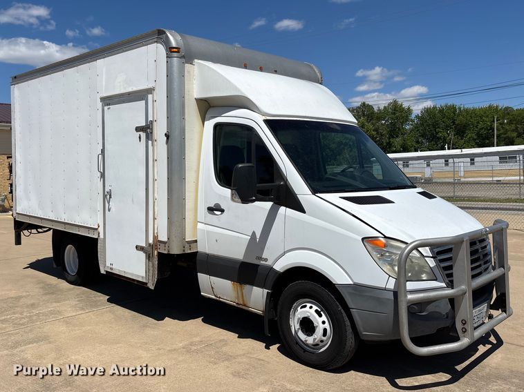 image for item DV4342 2010 Freightliner Sprinter box truck