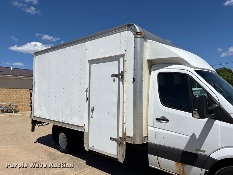 image for item DV4342 2010 Freightliner Sprinter box truck