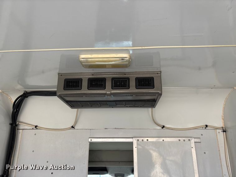 image for item DV4342 2010 Freightliner Sprinter box truck